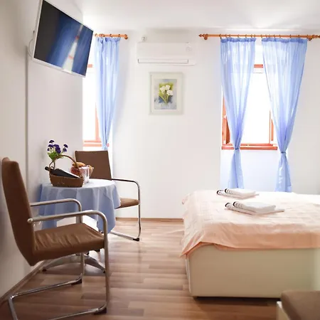 شقة Old Town Apartments, In The Centre تروغير
