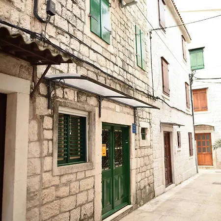Old Town Apartments, In The Centre Trogir