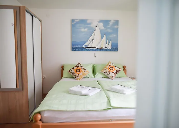Old Town Apartments, In The Centre Trogir
