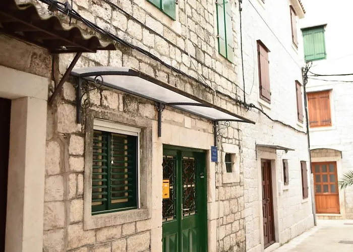 Old Town Apartments, In The Centre Trogir